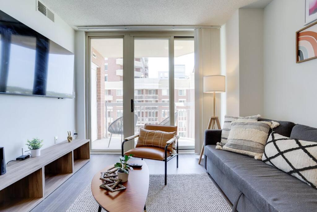 Sensational 1 Bedroom Condo Ballston image