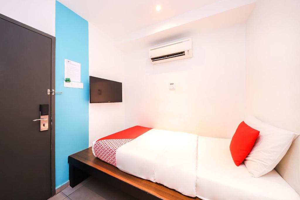 Super OYO 246 Link Inn photo 2