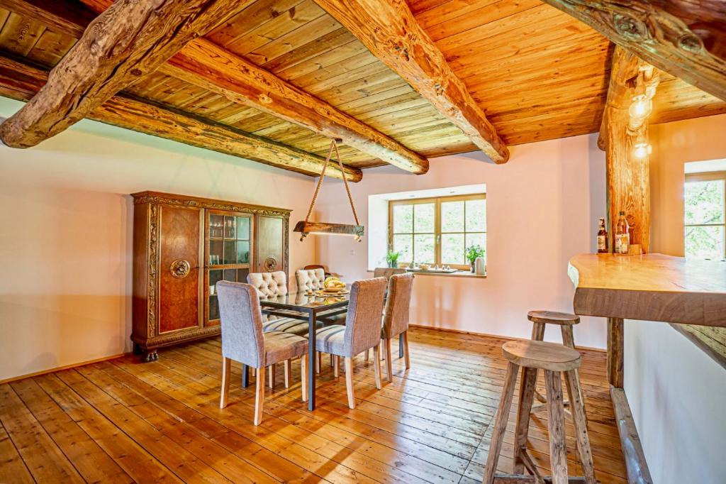 Living in the old granary photo 4