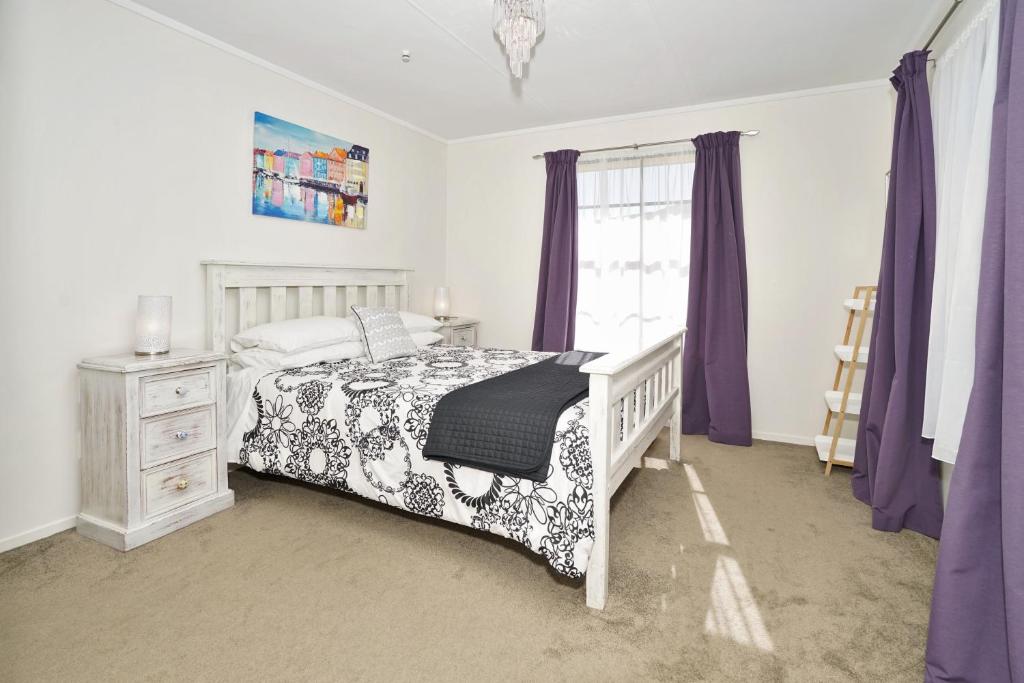 Sunny Unit on Grey St photo 3