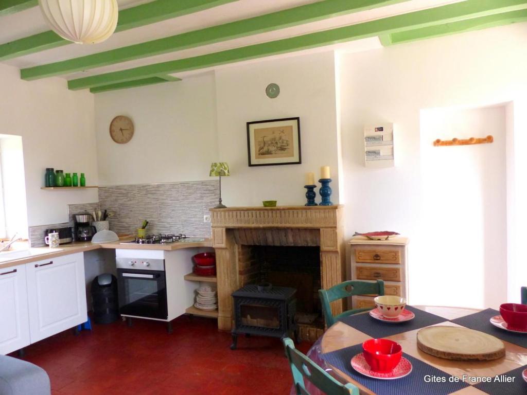 Gîte Lurcy-Lévis, 2 pièces, 3 personnes - FR-1-489-376 photo 3