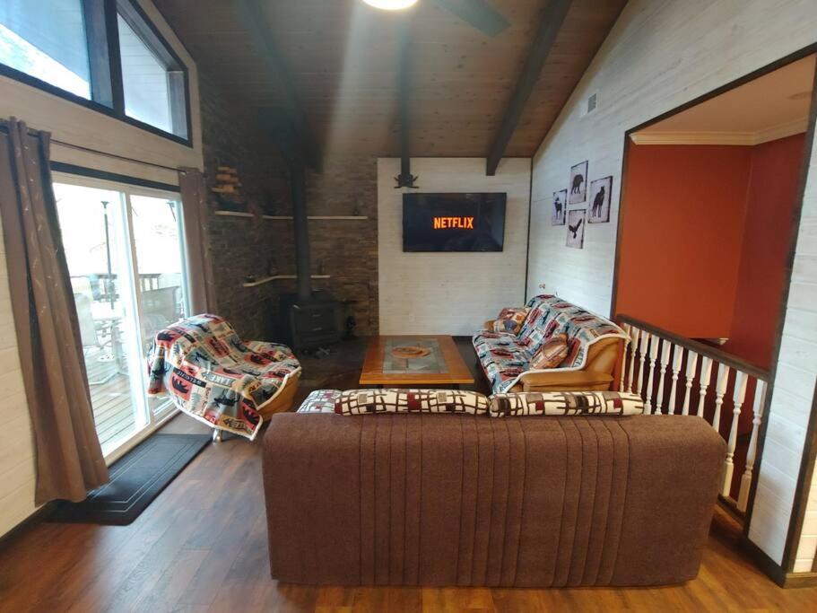 Mountain Cabin near Yosemite photo 4