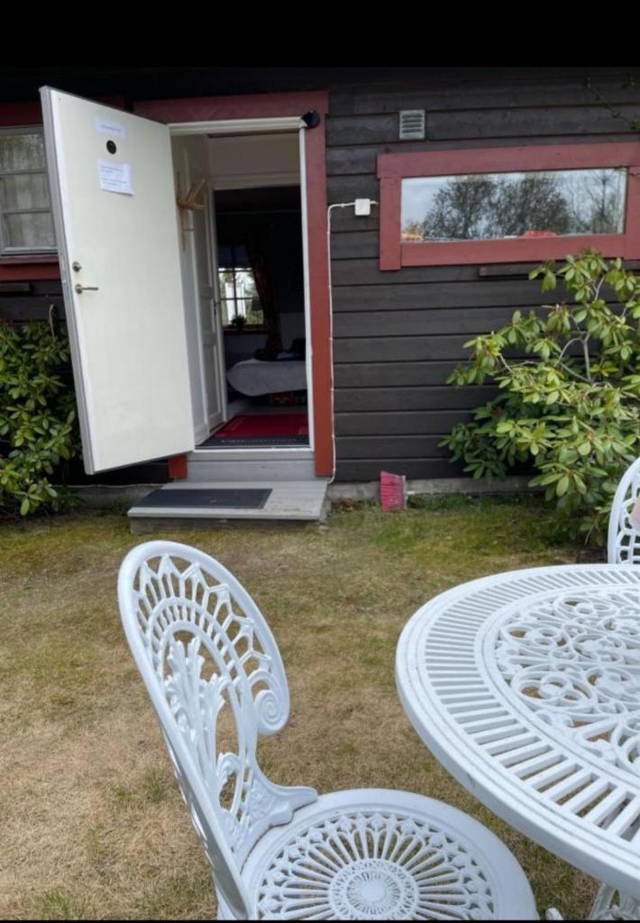Cosy non smoking Cabin close to beach,Alnö photo 1