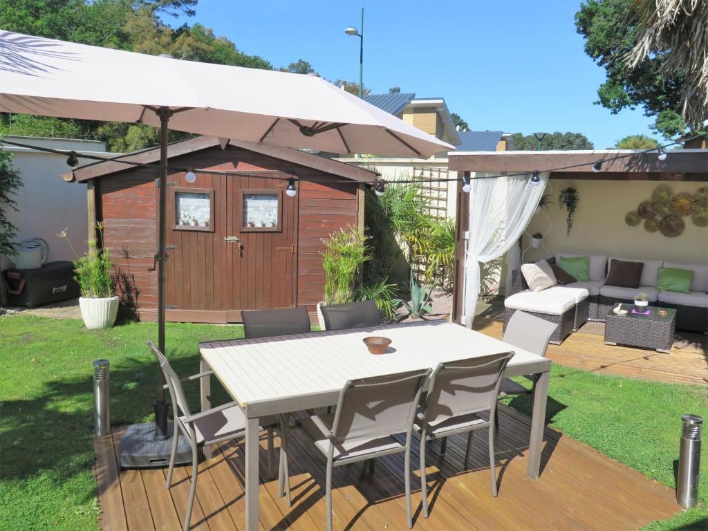 Holiday Home Les Camélias - LBE110 by Interhome photo 1