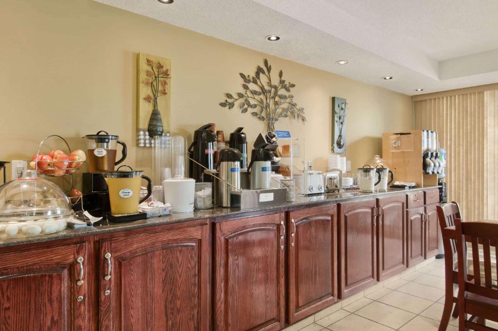 Travelodge by Wyndham Nanaimo photo 2