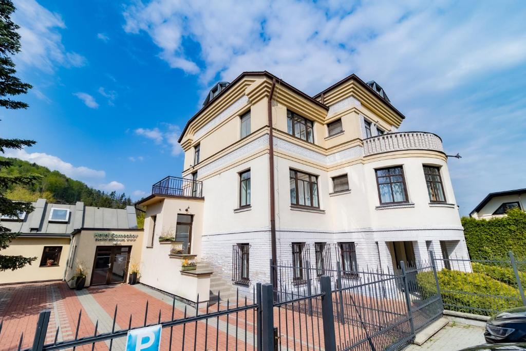 Letní pobyt na Hotelu Samechov v Posázaví photo 1