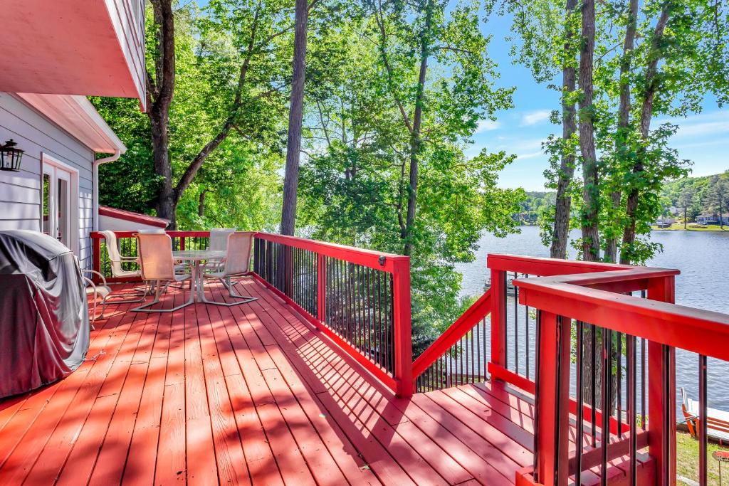 Morning Mist Lake House photo 2