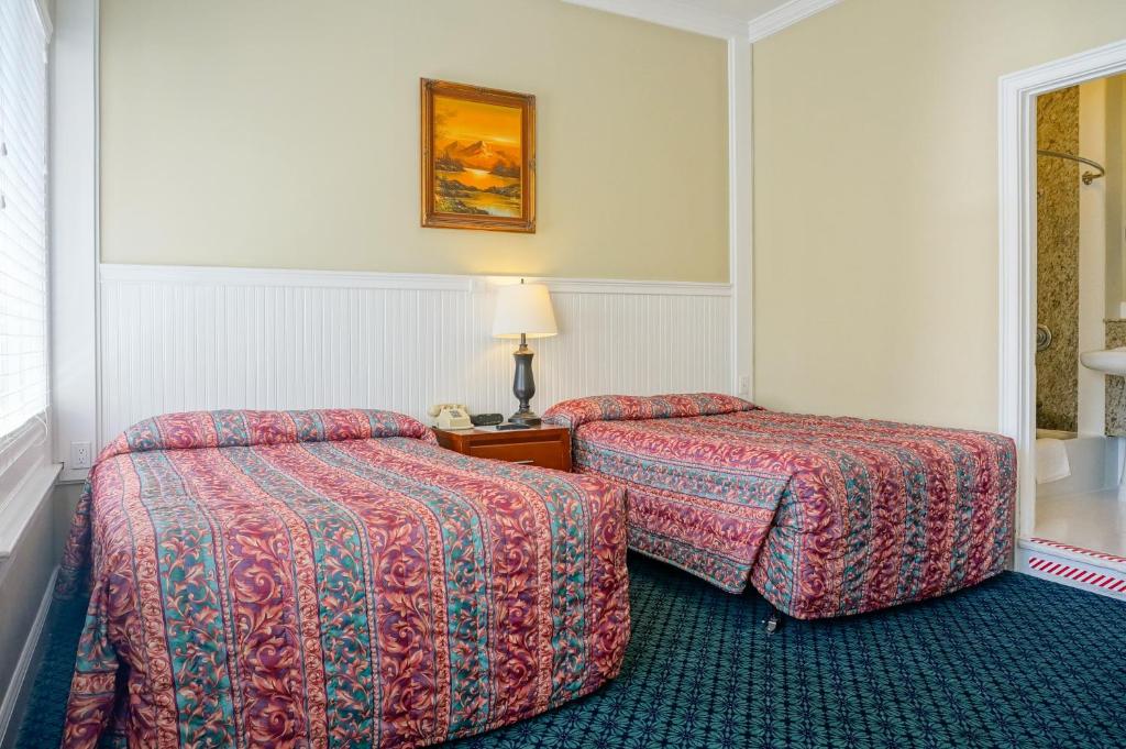 Семейный (Двухместный номер с 2 двуспальными кроватями), Grant Hotel
