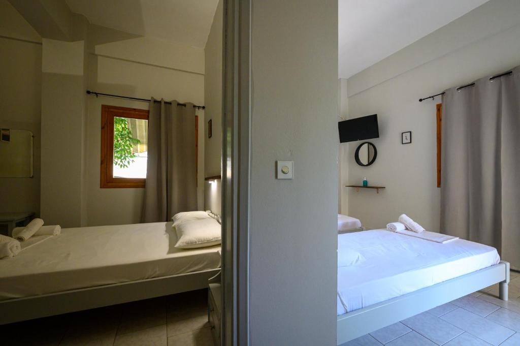 George Apartments Stoupa photo 3