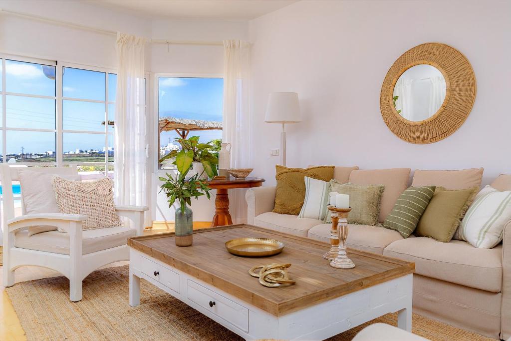 Villa Fika, Amazing 3 bedroom Ocean View with Pool photo 4