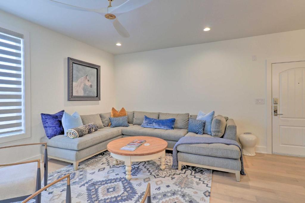 Lake LBJ Condo with Balcony and Shared Boat Docks photo 3