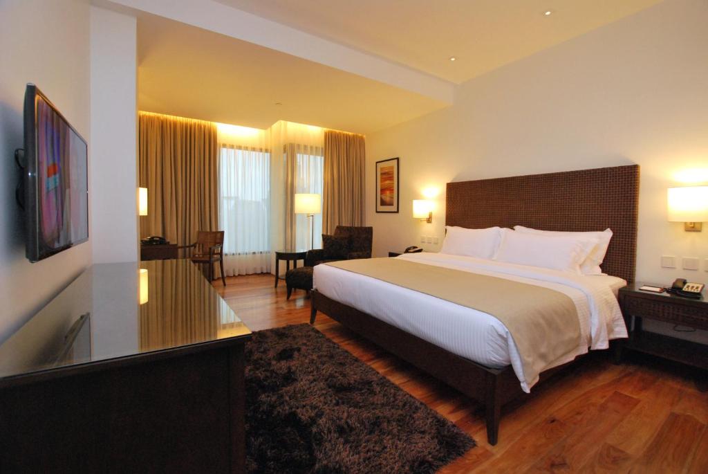 Двухместный (Номер Делюкс с кроватью размера «king-size»), City Garden Grand Hotel