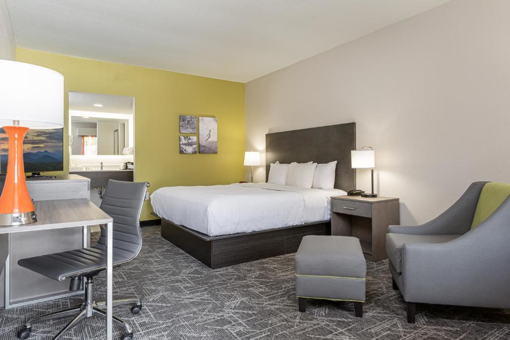 Quality Inn Asheville Downtown Tunnel Road image