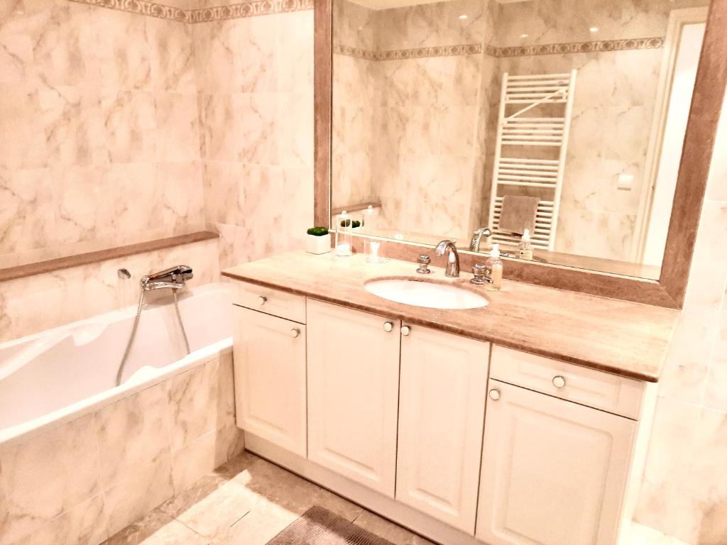 Orchid Luxury Suite Croisette Sea View Terrace 2 Bedr photo 4