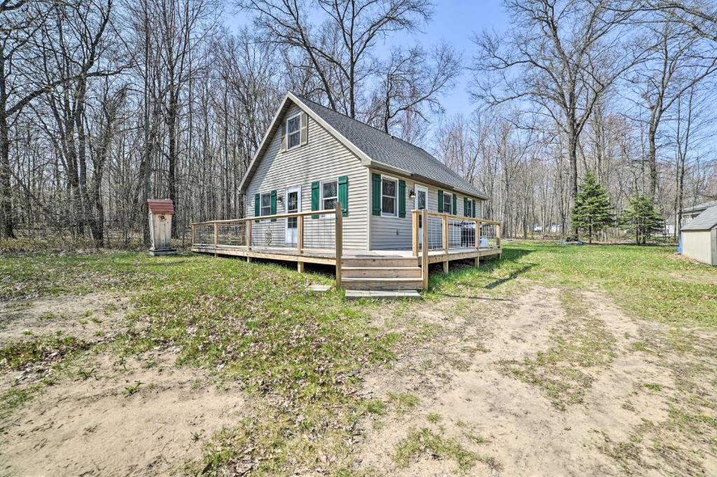Family Cottage 3 Mi to Higgins Lake State Pk! photo 2