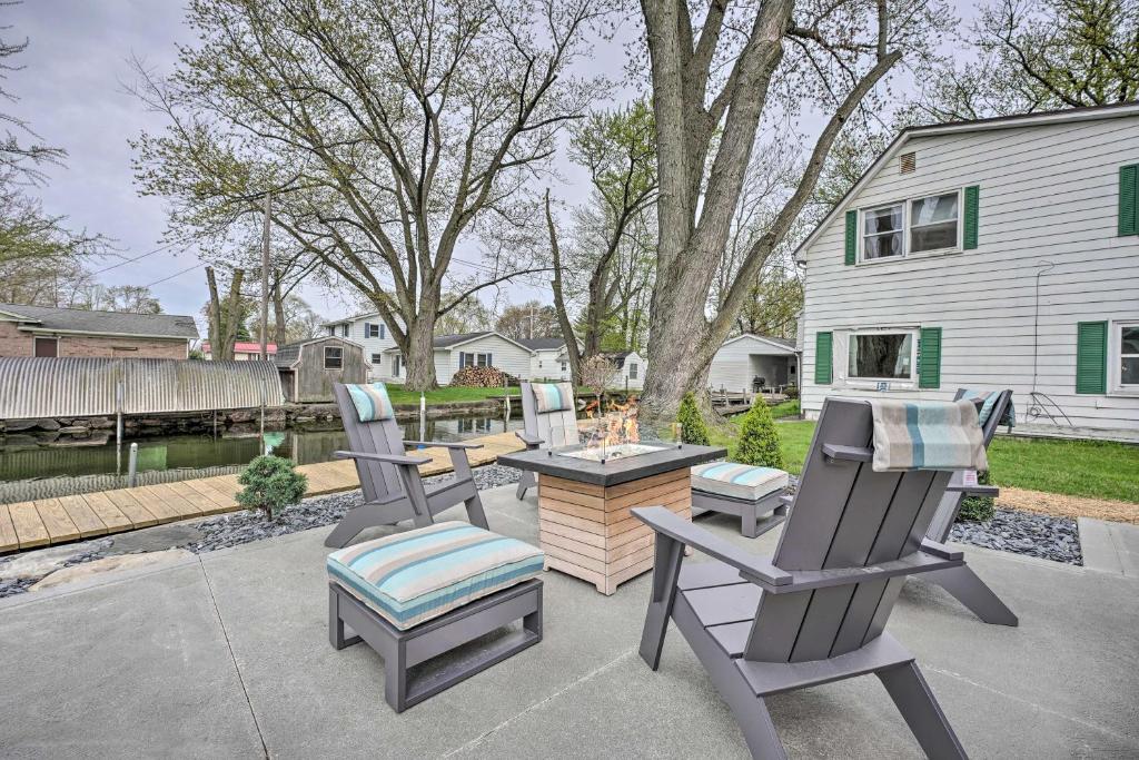 Waterfront Syracuse Home with Patio and Fire Pit! photo 1