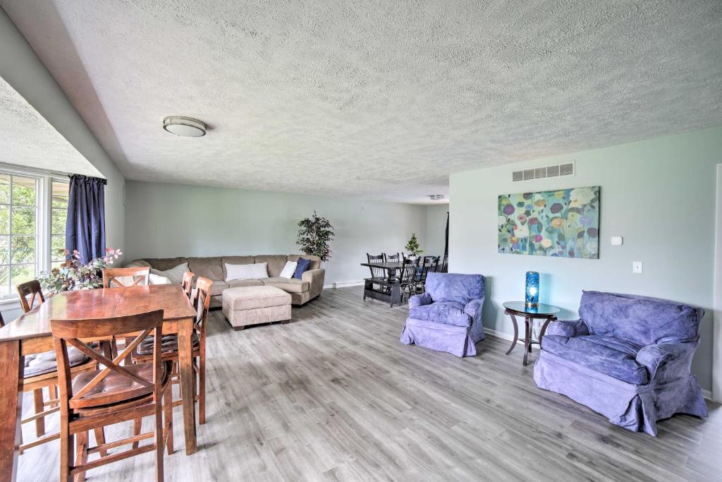 Spacious Getaway with Heated Private Pool! photo 4