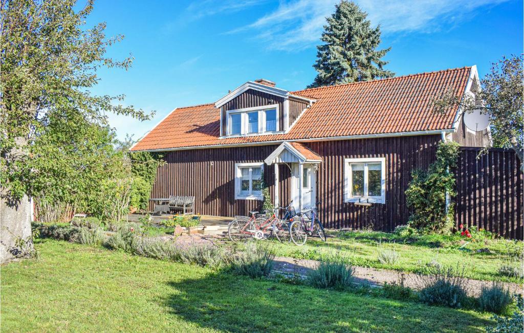 Beautiful Apartment In Frjestaden With 2 Bedrooms And Wifi