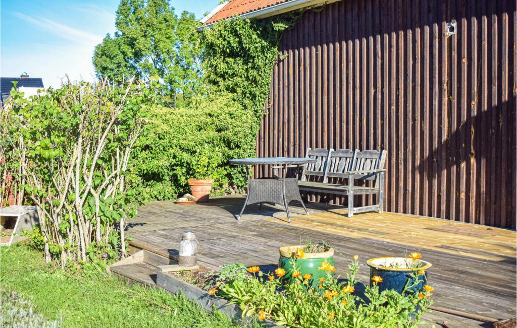 Beautiful Apartment In Frjestaden With 2 Bedrooms And Wifi photo 1