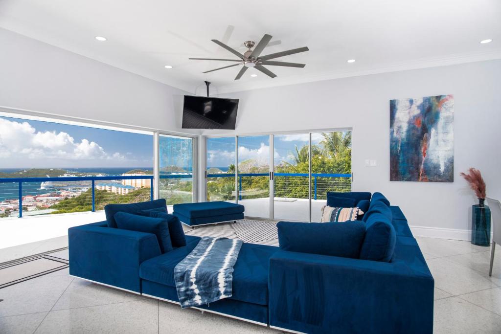 Luxury Villa, Pool, Ocean view, 3 separate Villas one Property, 5 Bedrooms photo 2