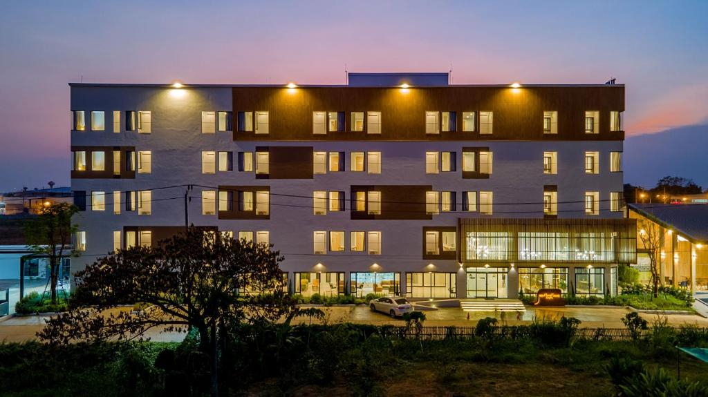 The Pride Hotel Phitsanulok photo 3
