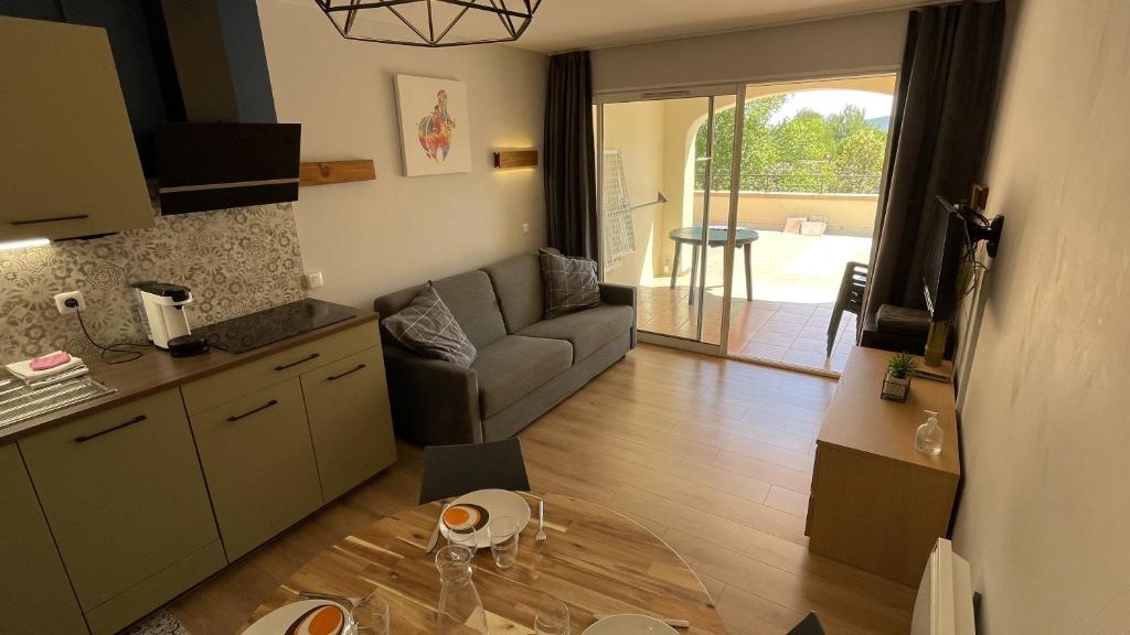 Studio sur le Domaine du Golf de Pont Royal photo 1