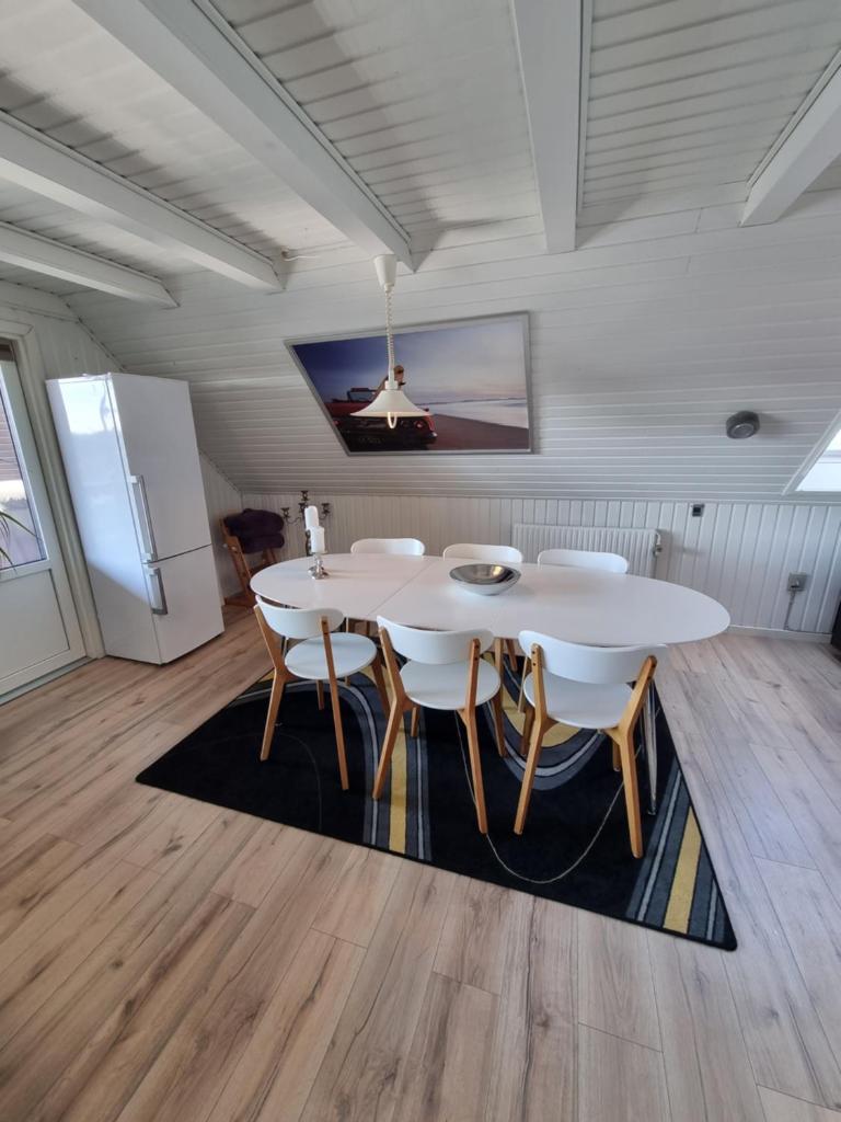 Surfers lounge photo 2