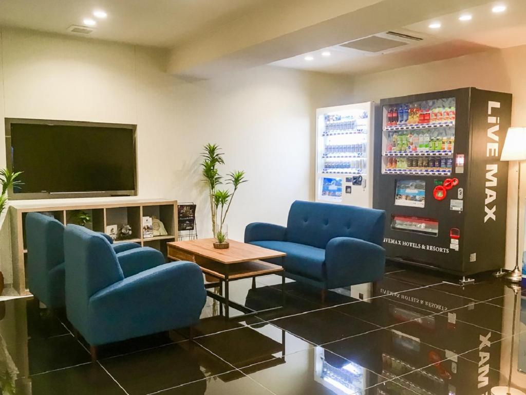 HOTEL LiVEMAX Yokkaichi Ekimae photo 4