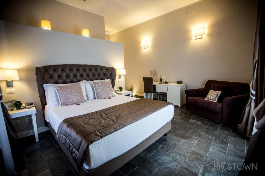 Chic & Town Luxury Rooms Piazza di Spagna - Tap to explore photos