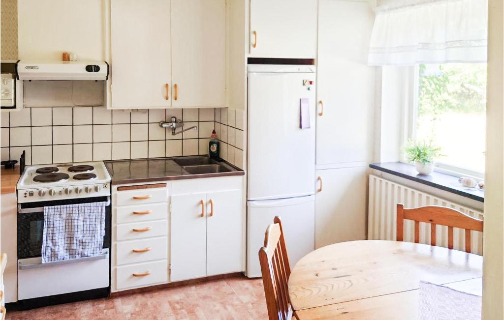 Beautiful Home In Lttorp With 2 Bedrooms photo 2