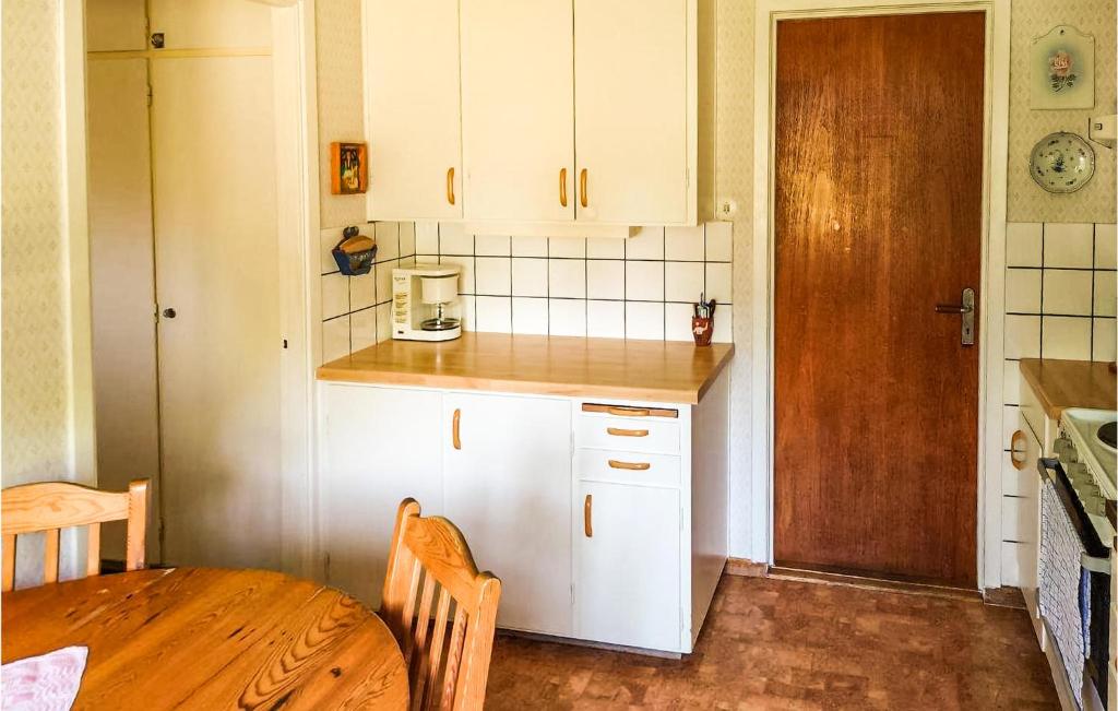 Beautiful Home In Lttorp With 2 Bedrooms photo 4