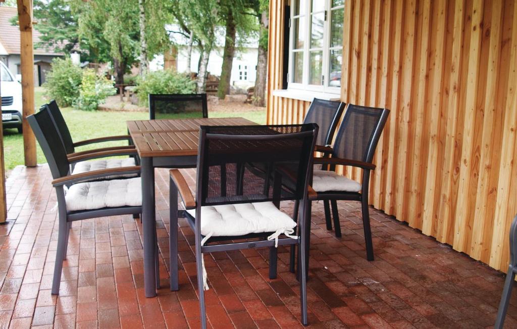 Amazing Home In Fuhlendorf With 2 Bedrooms And Wifi photo 4