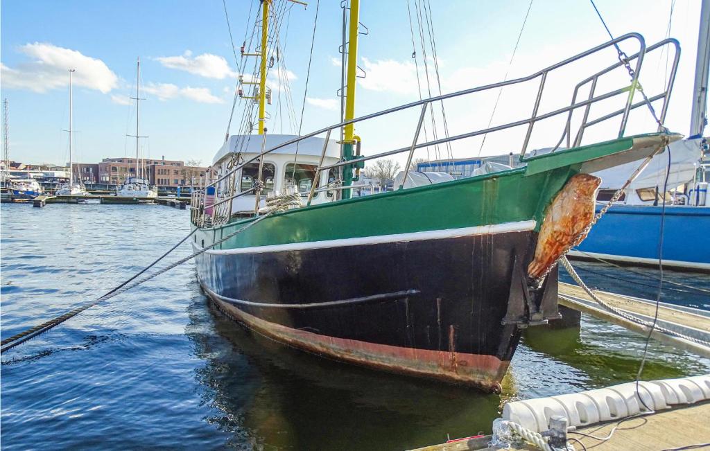 Stunning Ship-boat In Wismar With 2 Bedrooms And Wifi photo 2