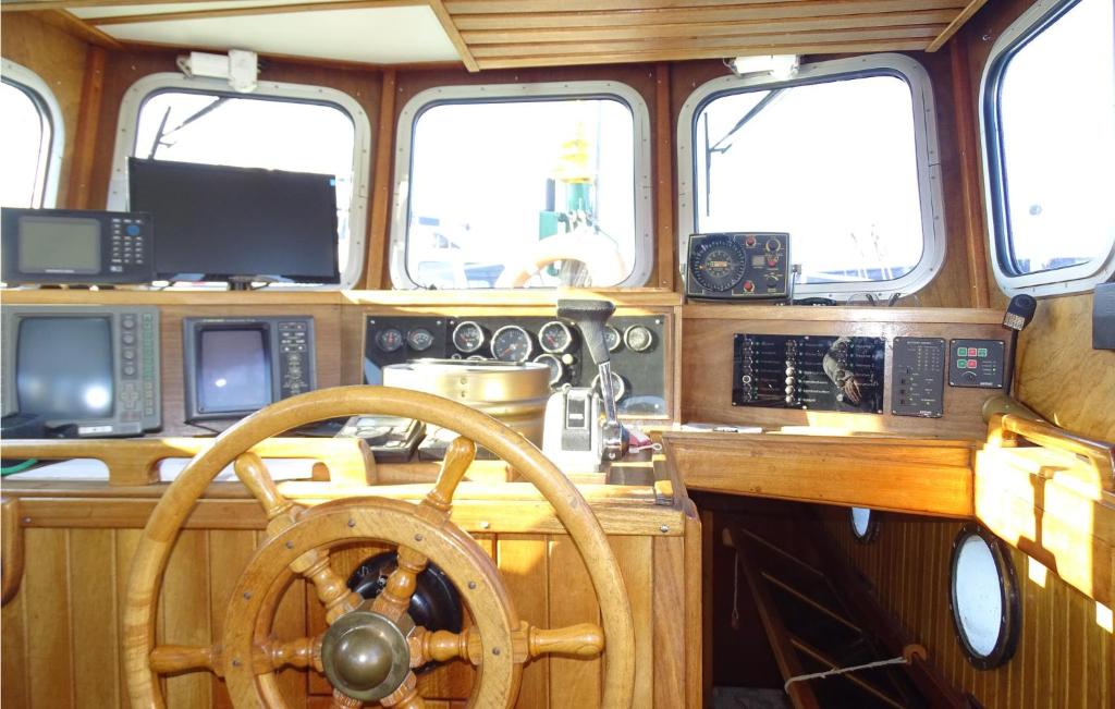 Stunning Ship-boat In Wismar With 2 Bedrooms And Wifi photo 3