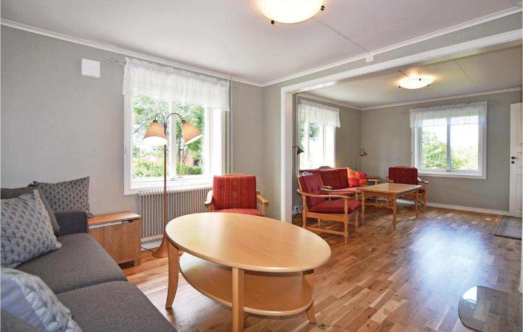 Awesome Home In motfors With 2 Bedrooms And Wifi photo 3