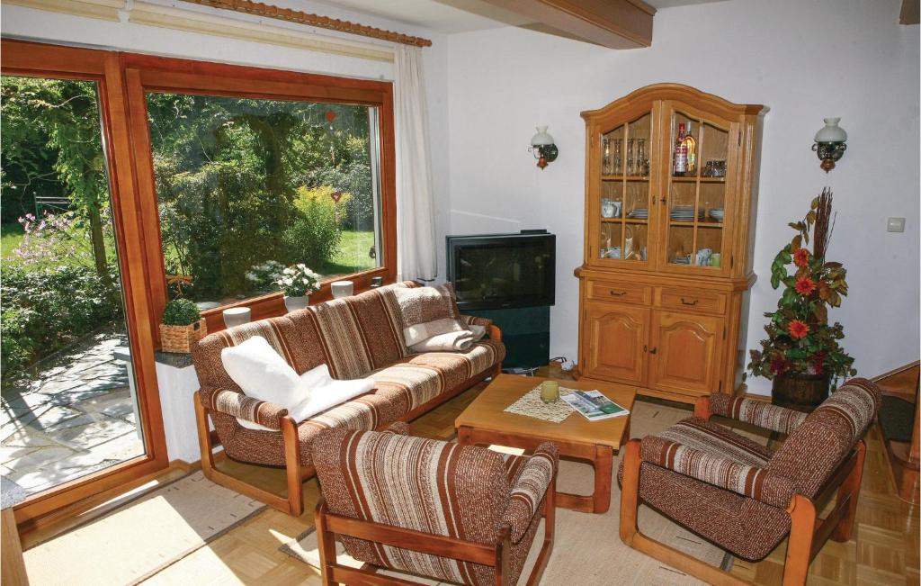 Stunning Home In Lengenfeld-plohn With 2 Bedrooms, Wifi And Sauna photo 1