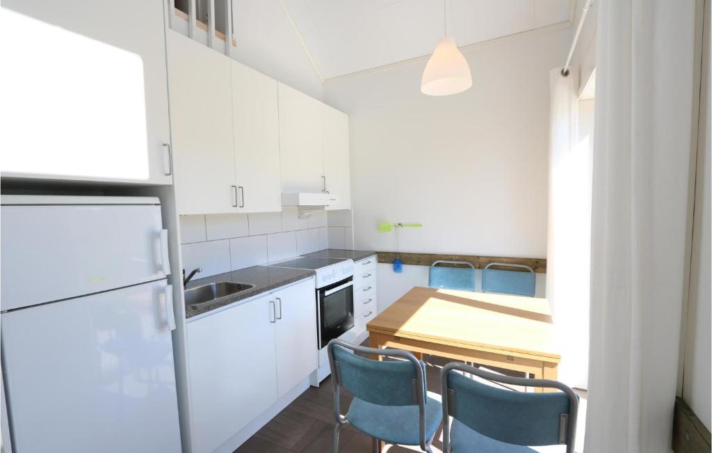 Nice Home In Lttorp With 2 Bedrooms And Wifi photo 3
