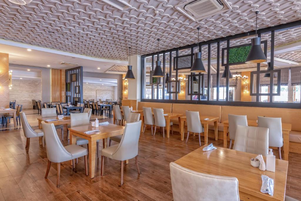 Port River Hotel&Spa photo 1