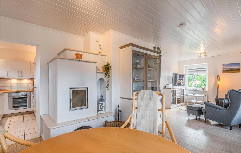 Stunning Home In Friedrichskoog With 2 Bedrooms, Sauna And Wifi photo 2