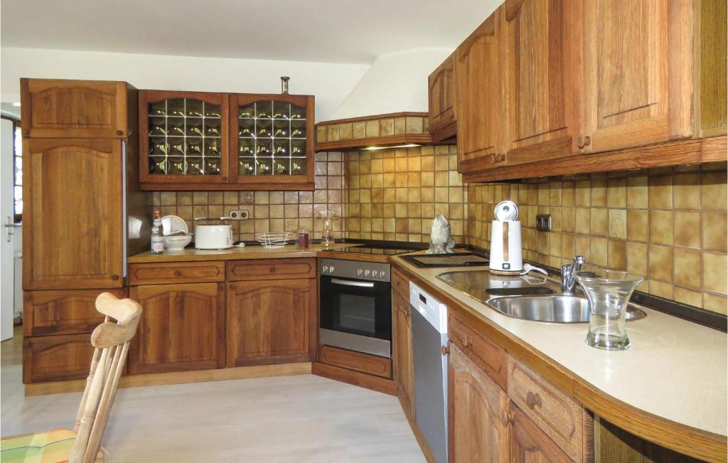 Amazing Home In Monschau-hfen With 4 Bedrooms And Wifi photo 3