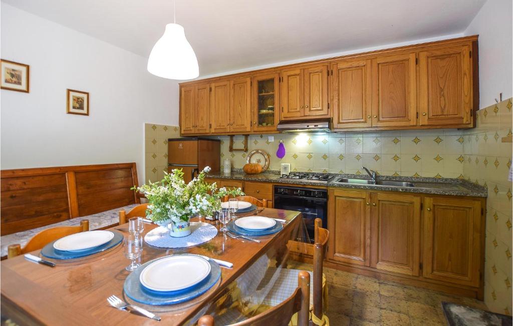 Awesome Home In Massarosa With Wifi And 2 Bedrooms photo 3