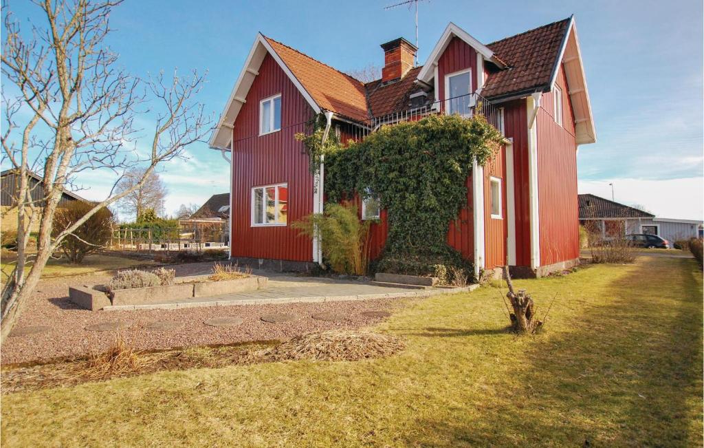 Stunning Home In Hultsfred With 2 Bedrooms And Wifi photo 2