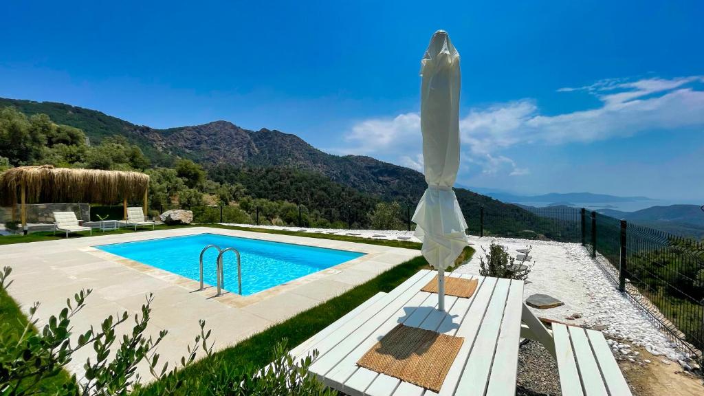 Cloud House & Private Pool & Tiny Suite photo 2