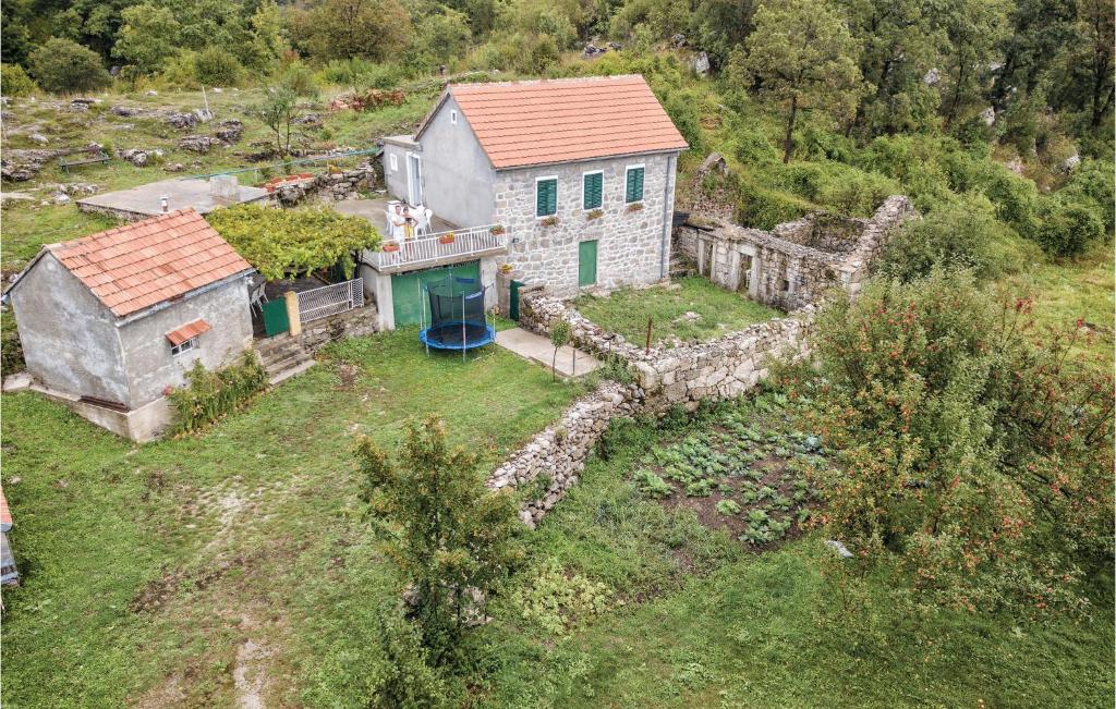 Stunning Home In Herceg Novi With 2 Bedrooms And Wifi