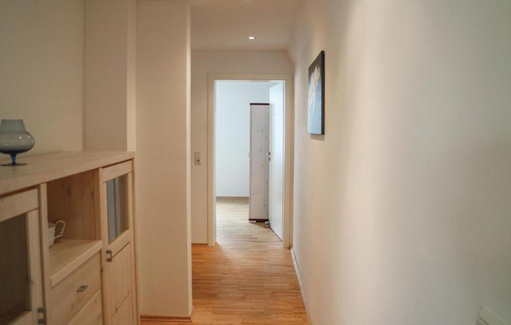 Nice Apartment In Warnemnde With 1 Bedrooms And Wifi photo 4