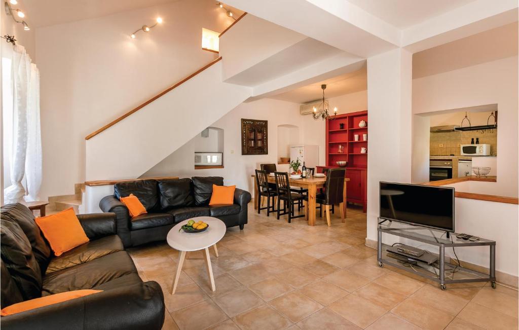 Beautiful Home In Kotor With 3 Bedrooms And Wifi photo 1