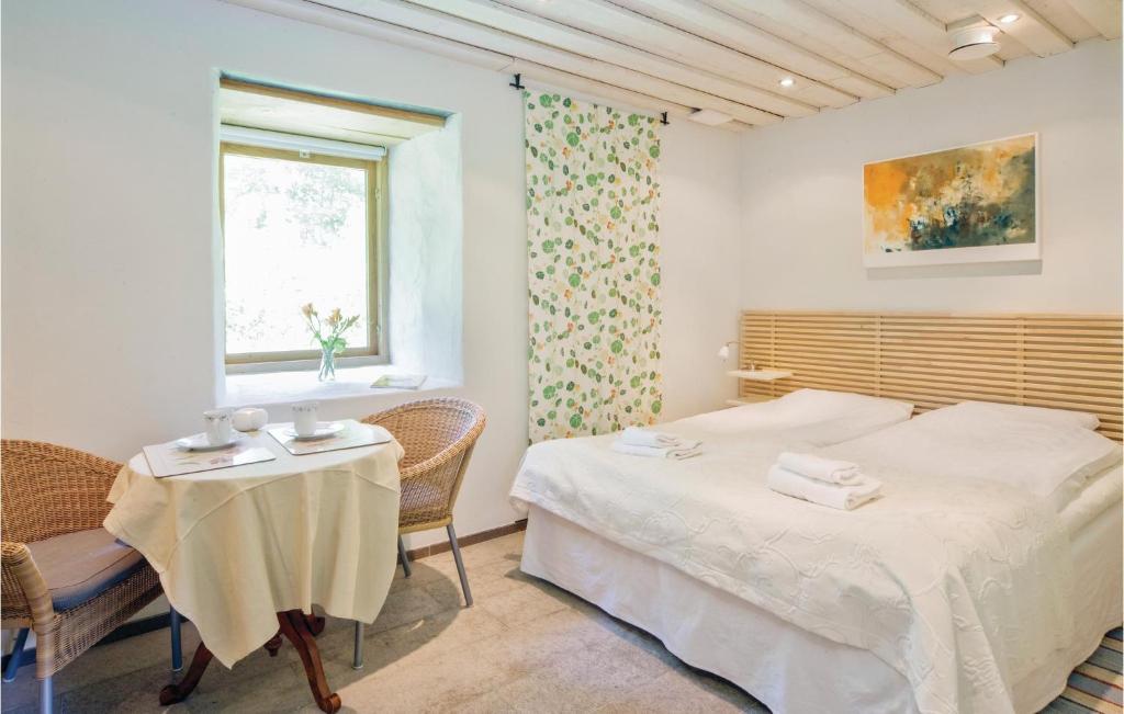 Nice Home In Kpingsvik With 2 Bedrooms, Wifi And Indoor Swimming Pool photo 4
