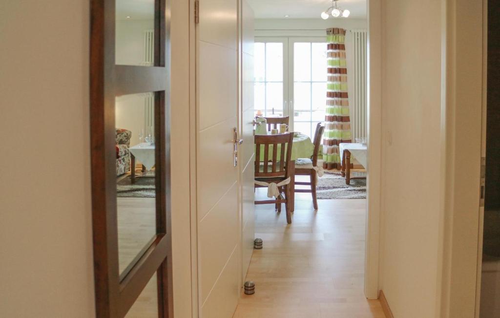 Awesome Apartment In Warnemnde With 1 Bedrooms And Wifi photo 3