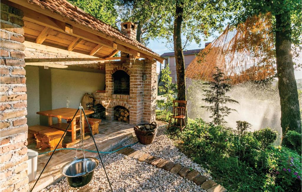 Stunning Home In Herceg Novi With 4 Bedrooms, Wifi And Outdoor Swimming Pool photo 3