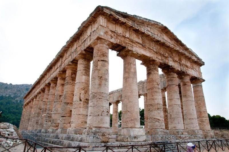 La Domus di Segesta "smart solution" - Tap to explore photos